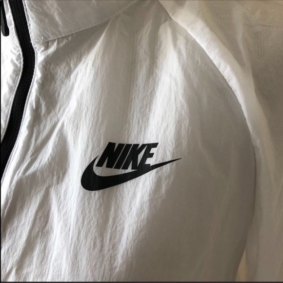 NWT Nike Running Jacket 150$ windbreaker - Picture 6 of 8